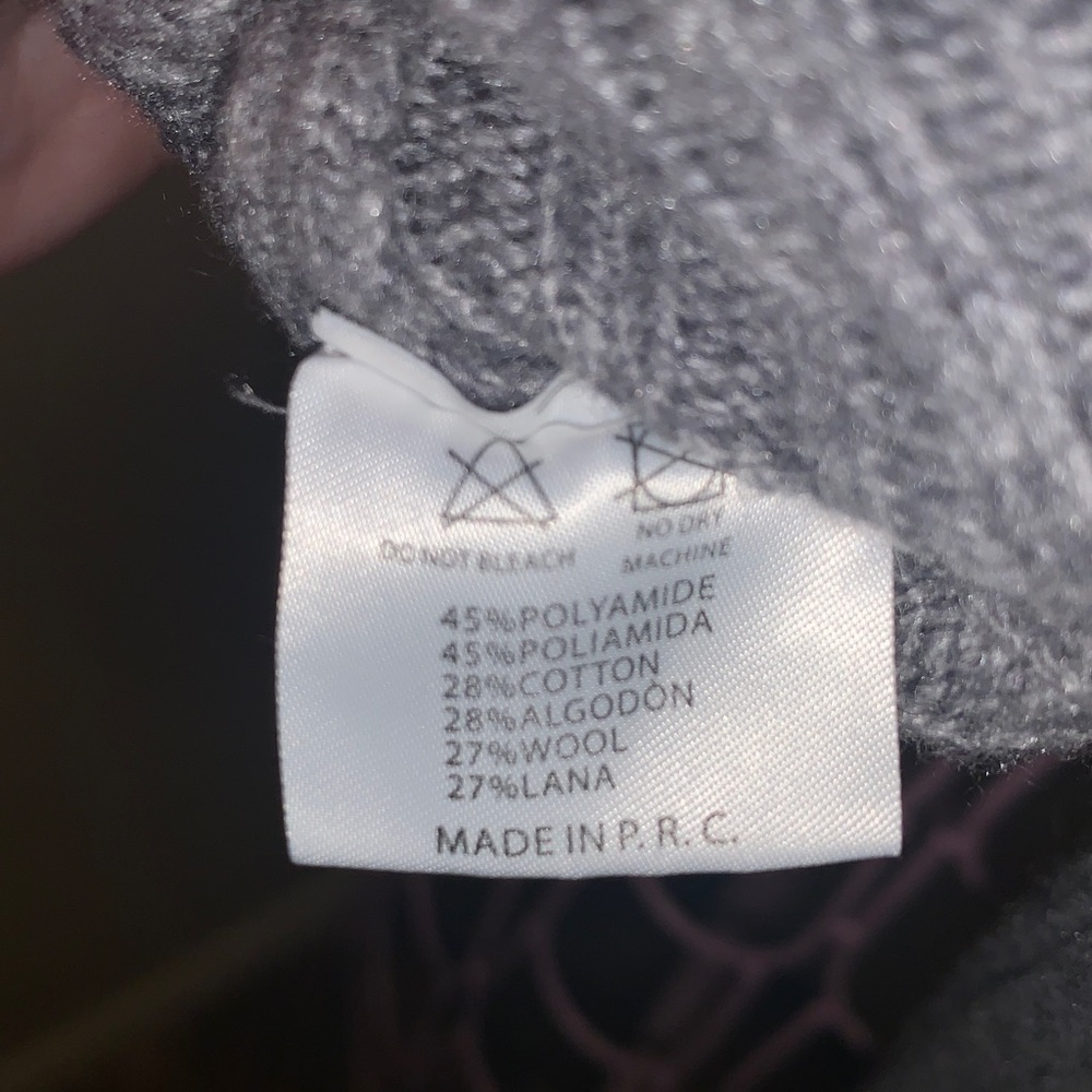 Like New Brandy Melville Gray Mock Turtleneck Sweater - One Size - Picture 11 of 11